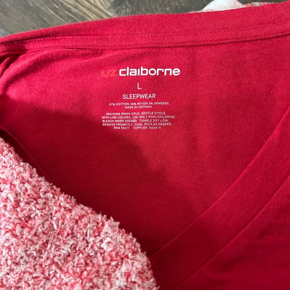 NWT Liz Claiborne ladies pajamas set w/ matching blanket and socks - Picture 2 of 3
